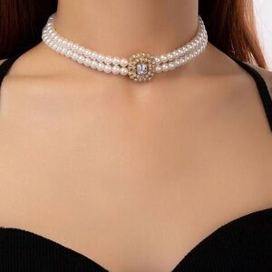 Elegant Pearl Choker Necklace with Gold Accent